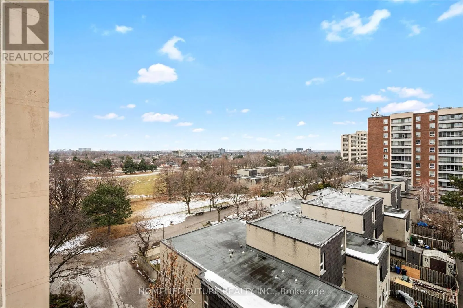 712 - 25 FOUR WINDS DRIVE