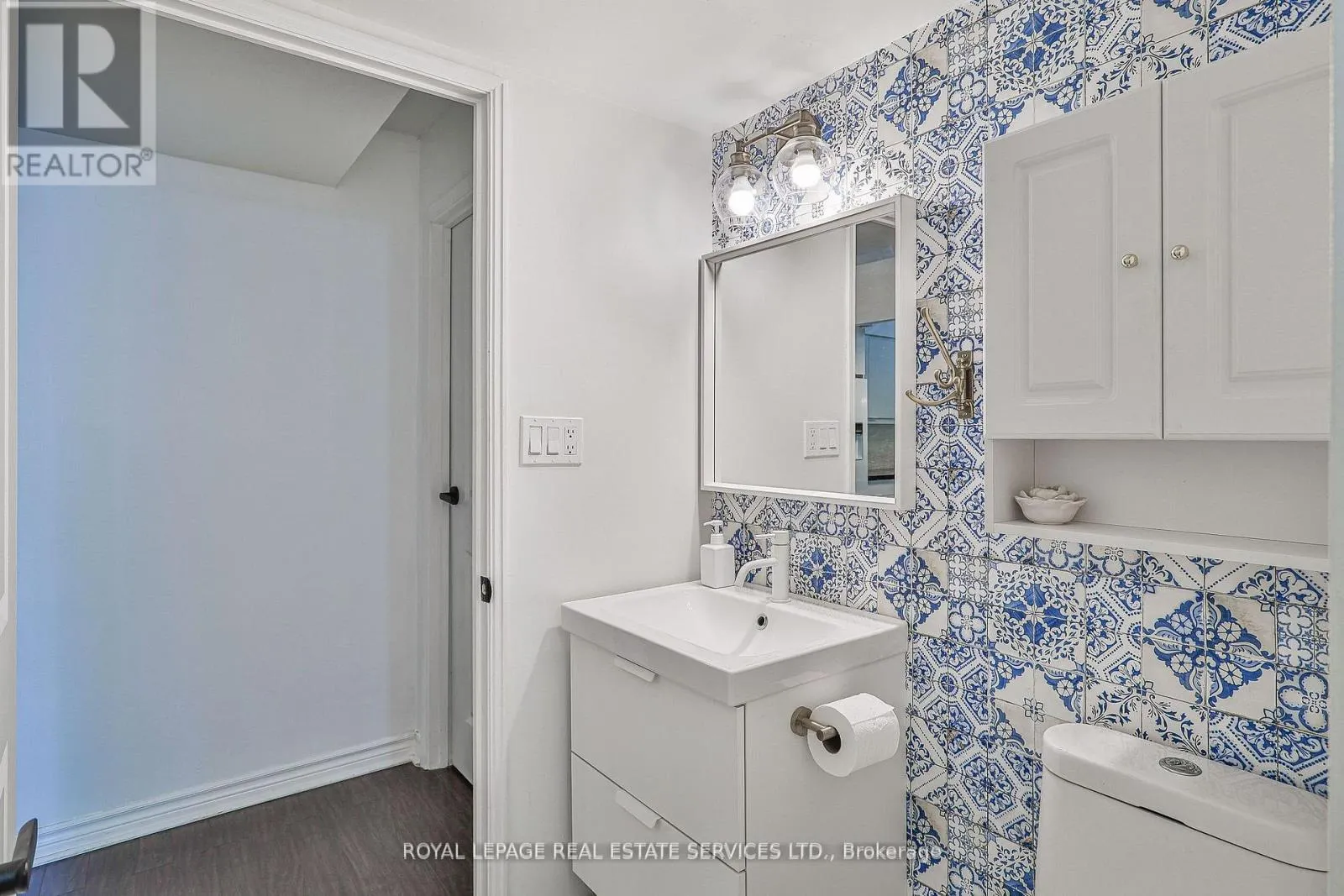 216 - 2267 LAKESHORE BOULEVARD W