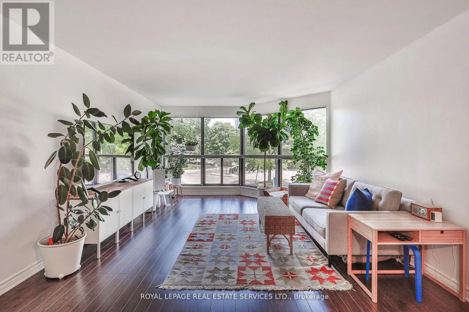 216 - 2267 LAKESHORE BOULEVARD W