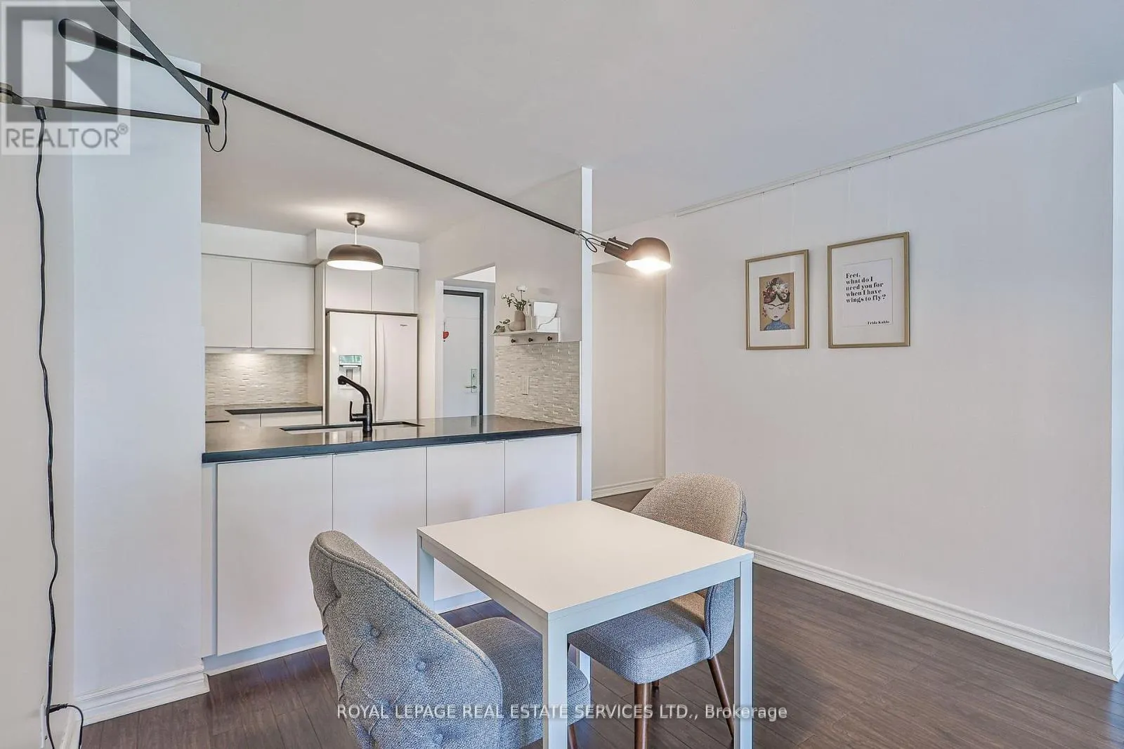 216 - 2267 LAKESHORE BOULEVARD W