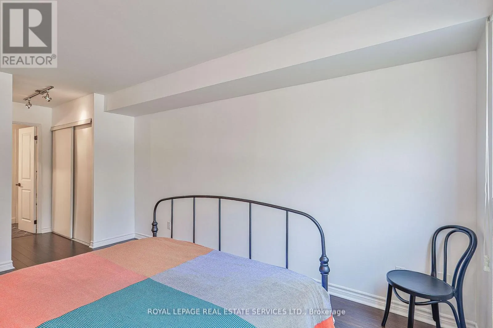 216 - 2267 LAKESHORE BOULEVARD W