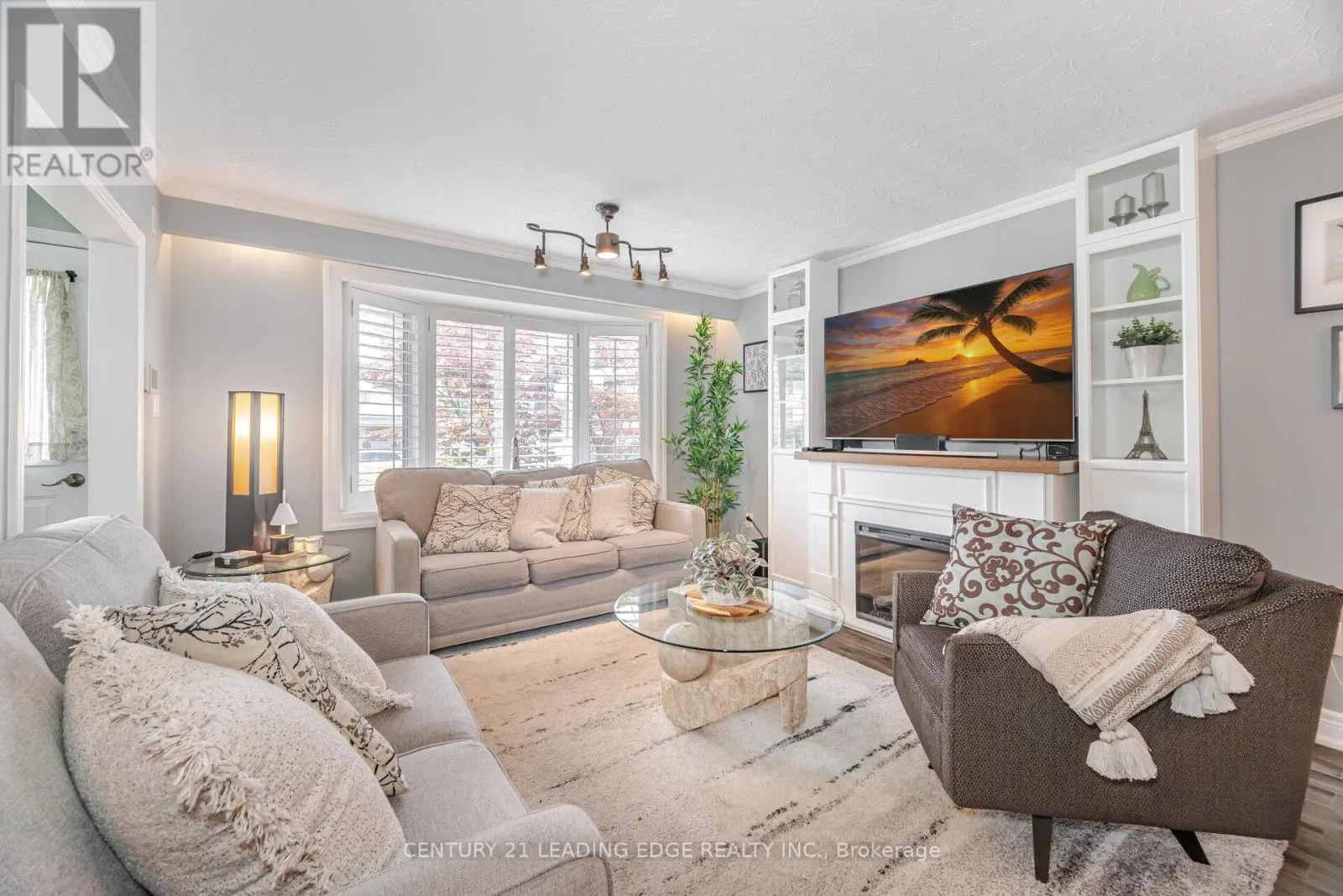 586 CURZON AVENUE