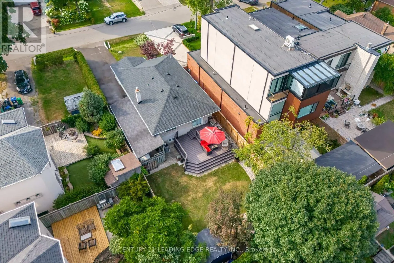 586 CURZON AVENUE