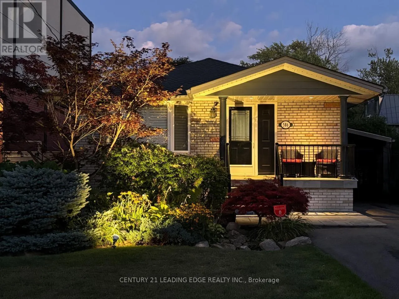 586 CURZON AVENUE