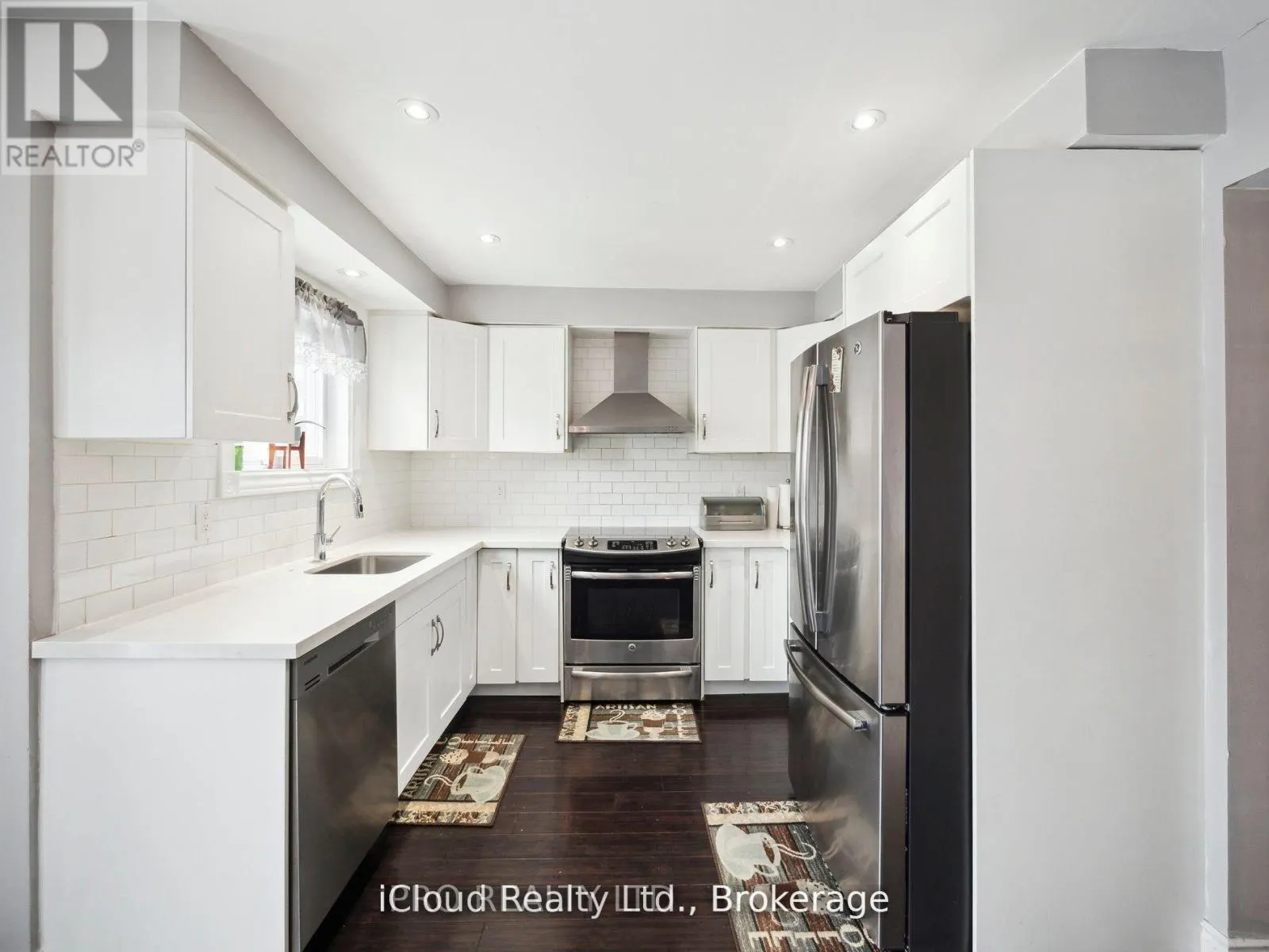 424 JAY CRESCENT