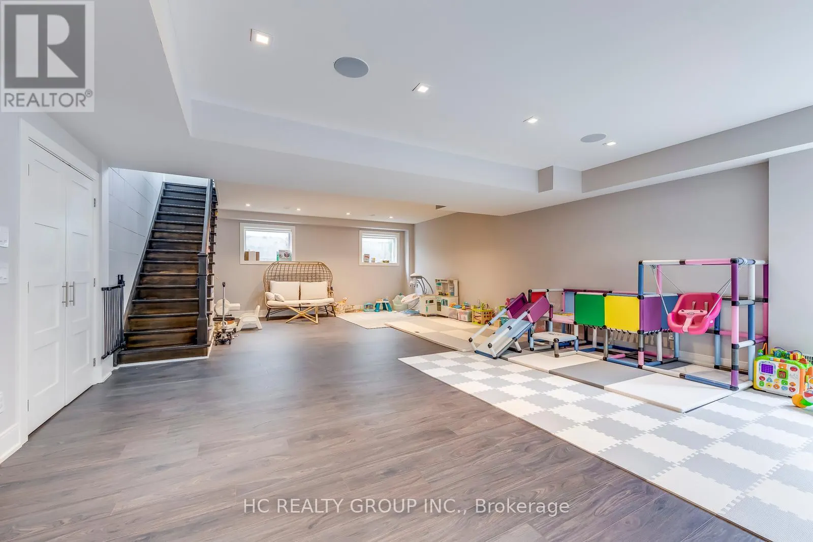 18 ASH CRESCENT