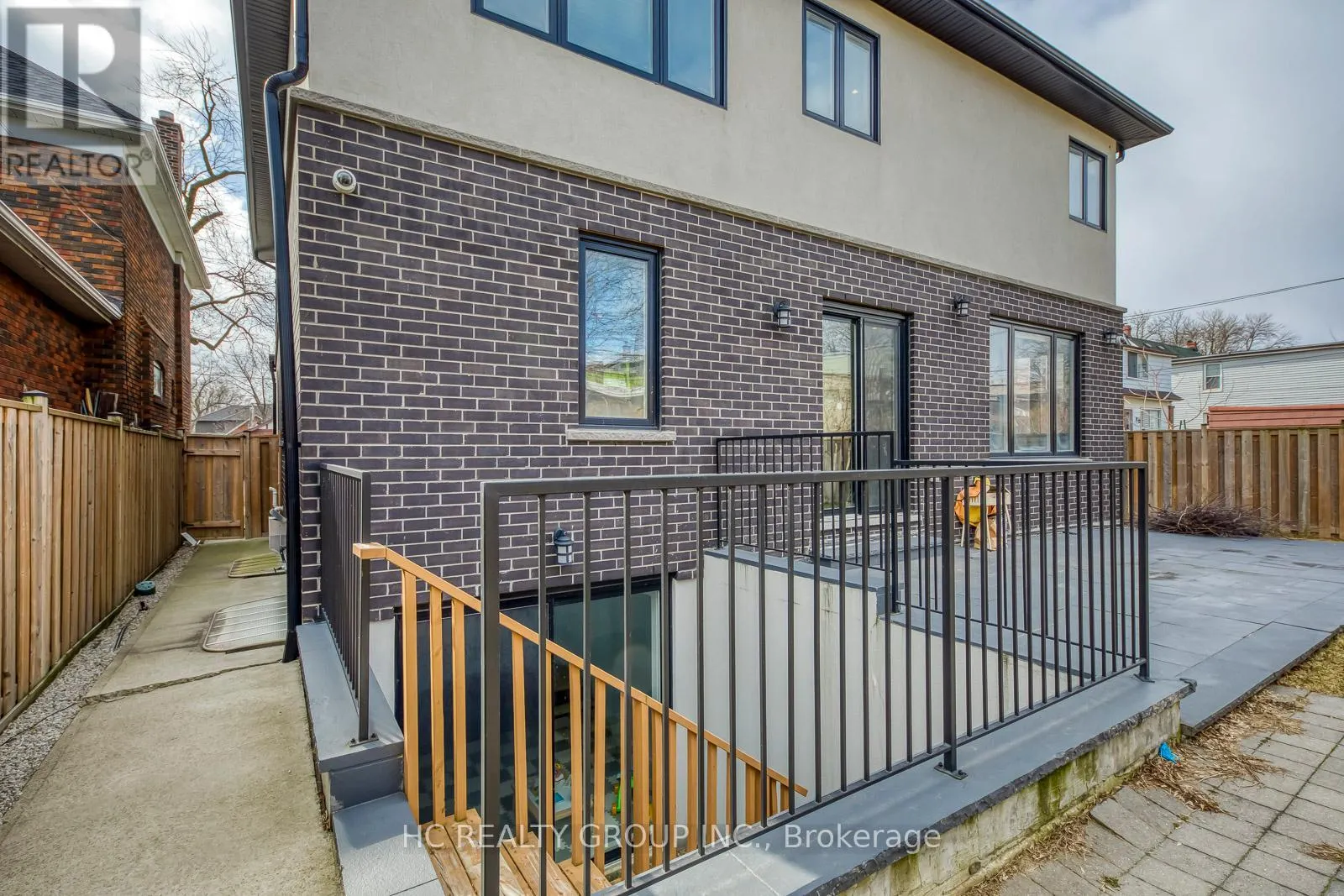 18 ASH CRESCENT