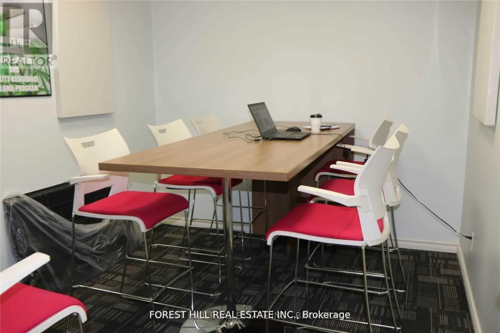 1ST FLOOR - 44 QUEEN STREET E