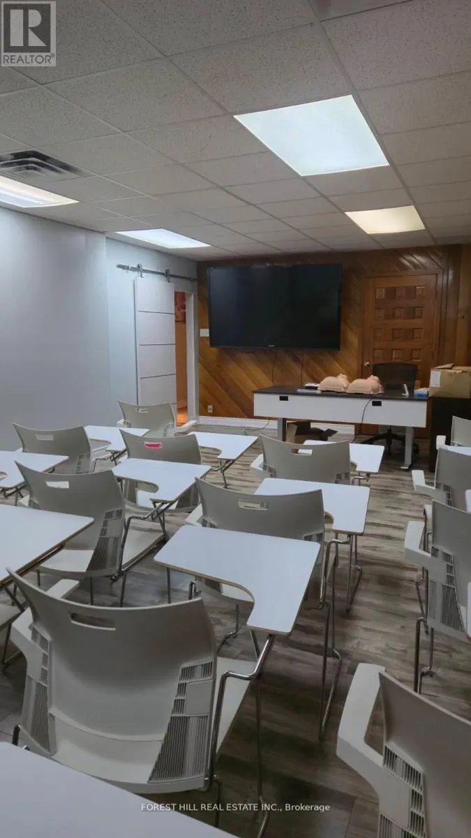 2ND FLOOR - 44 QUEEN STREET E