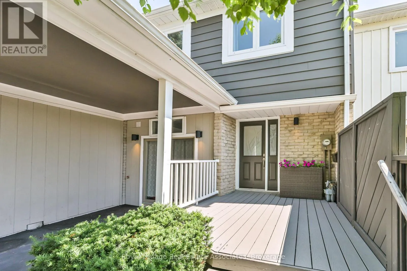 252 ROYAL SALISBURY WAY