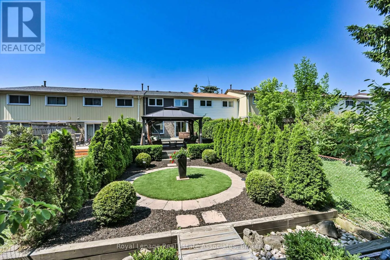 252 ROYAL SALISBURY WAY