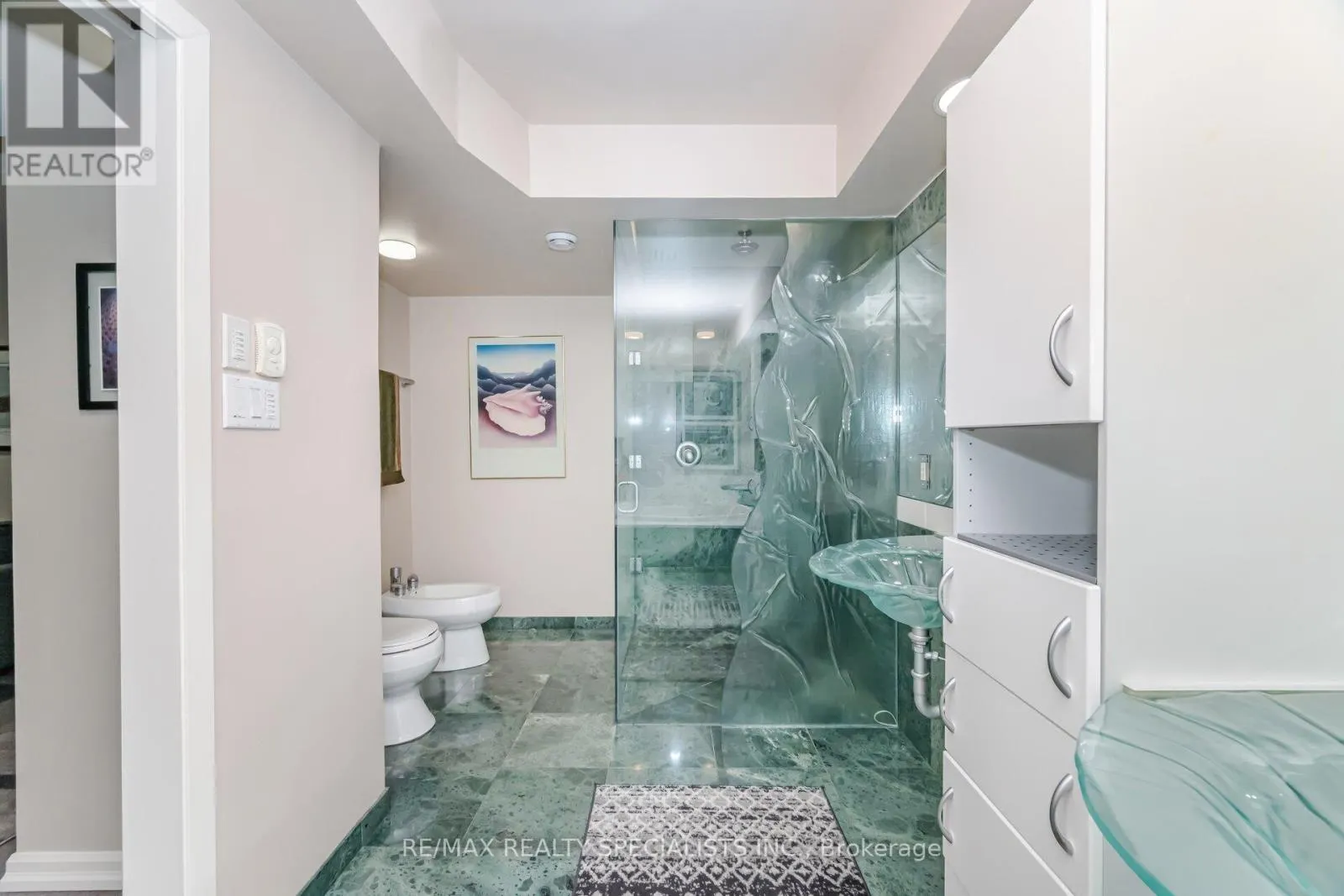251 DICKSON PARK CRESCENT