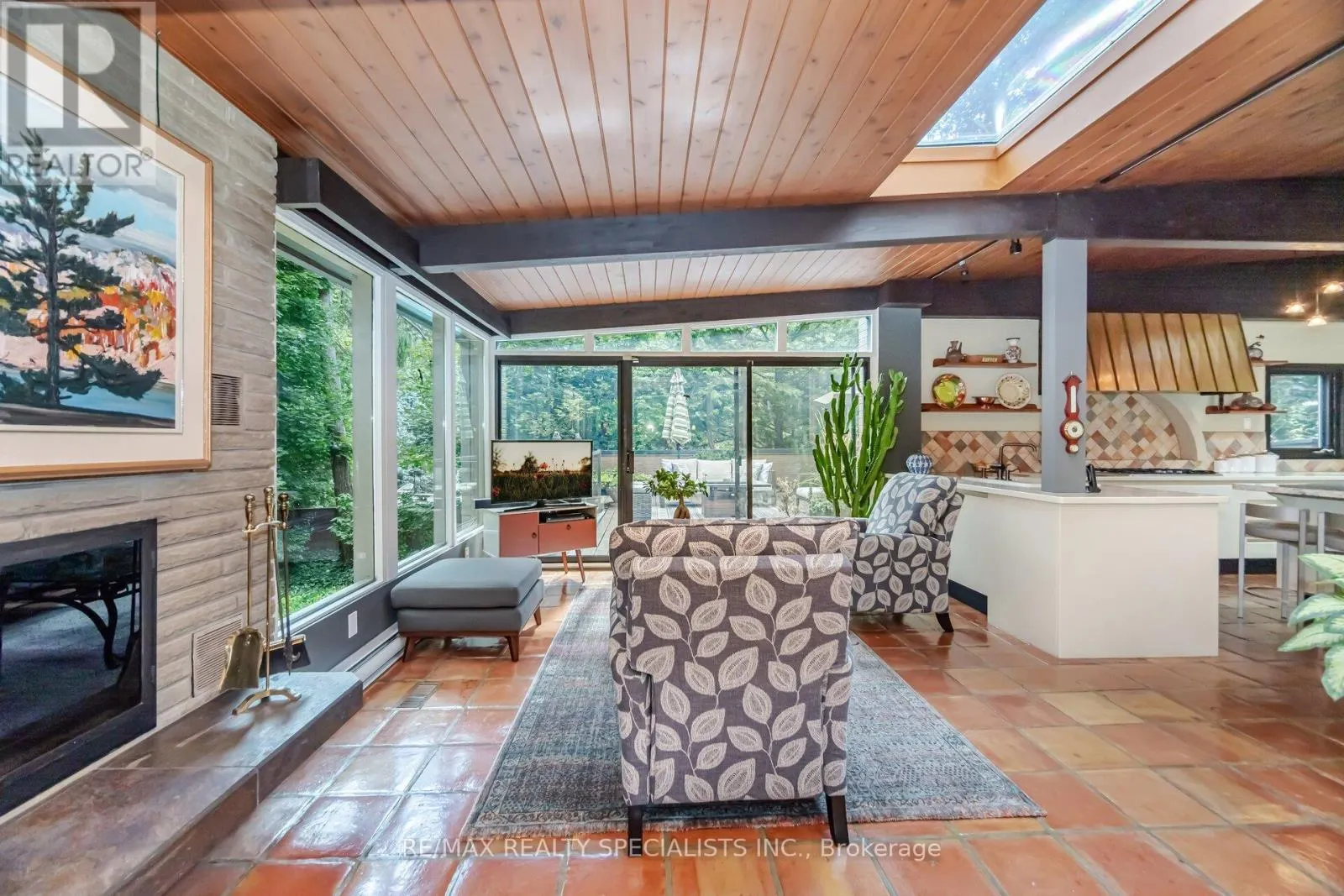 251 DICKSON PARK CRESCENT
