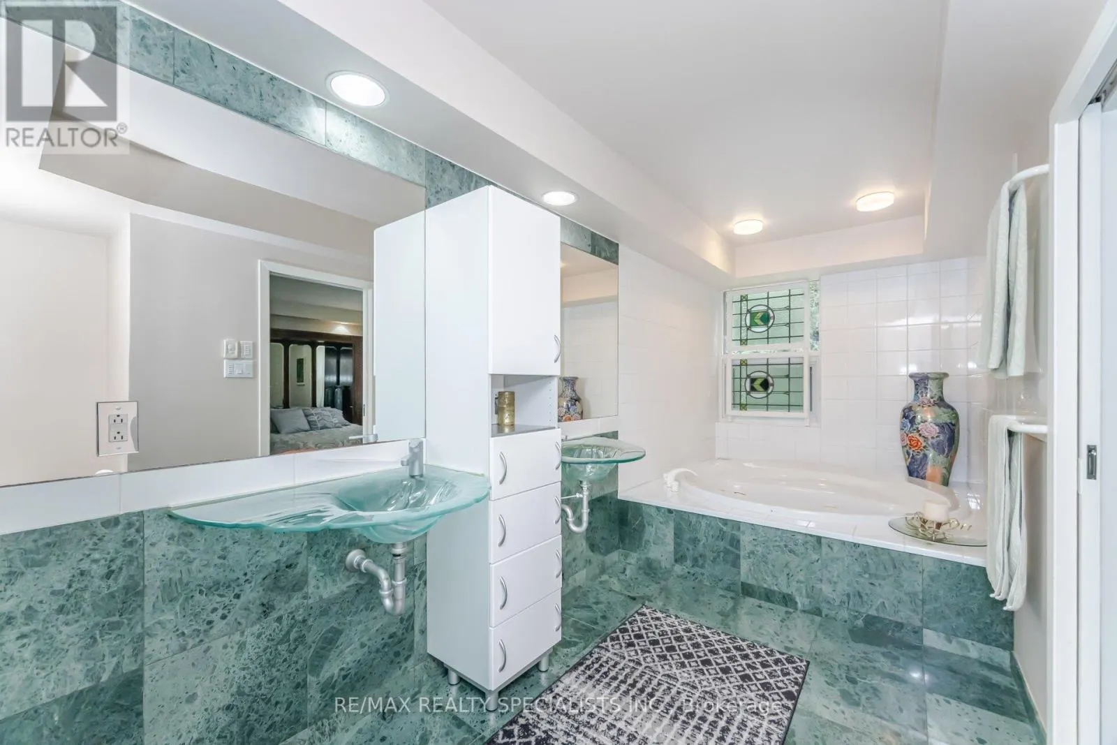 251 DICKSON PARK CRESCENT