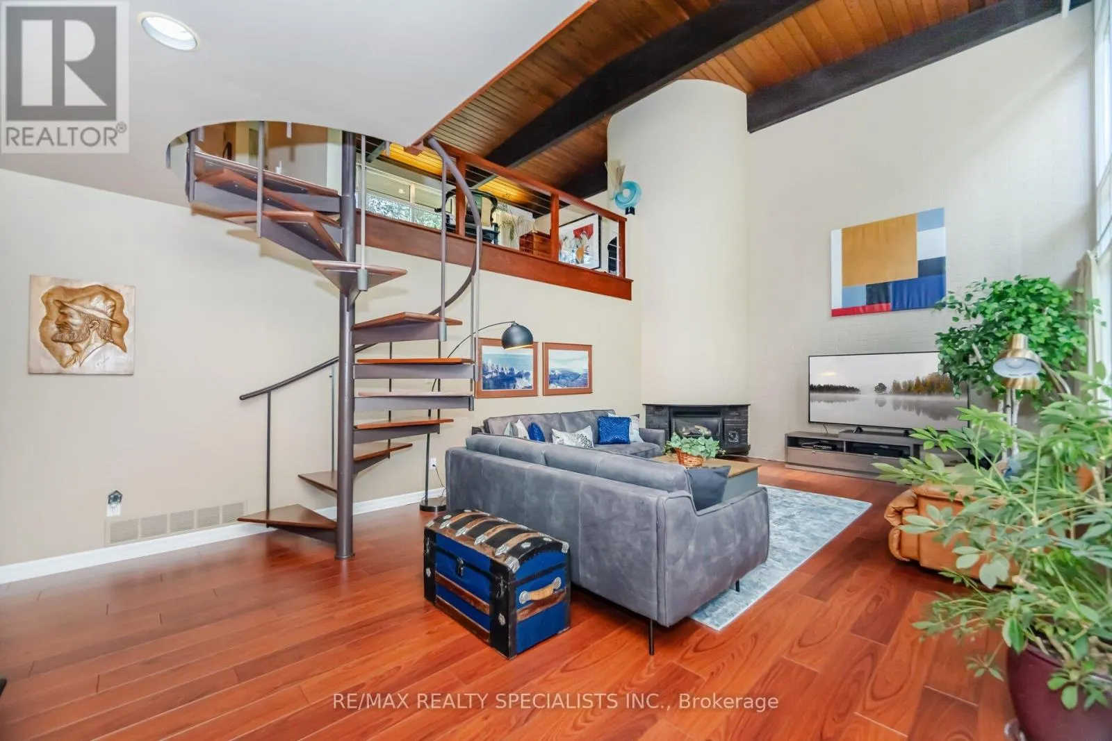 251 DICKSON PARK CRESCENT