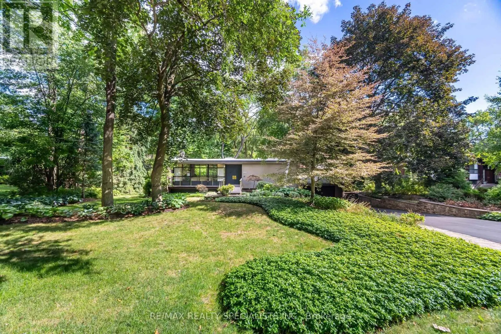 251 DICKSON PARK CRESCENT