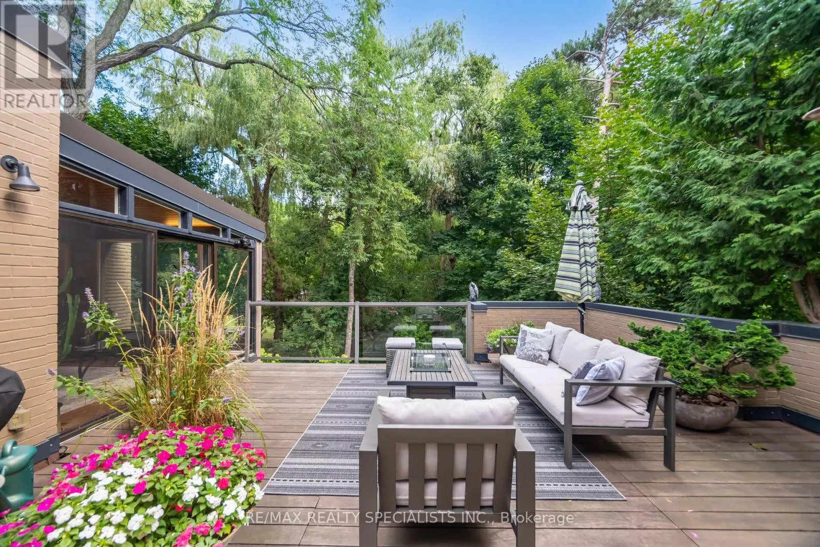 251 DICKSON PARK CRESCENT