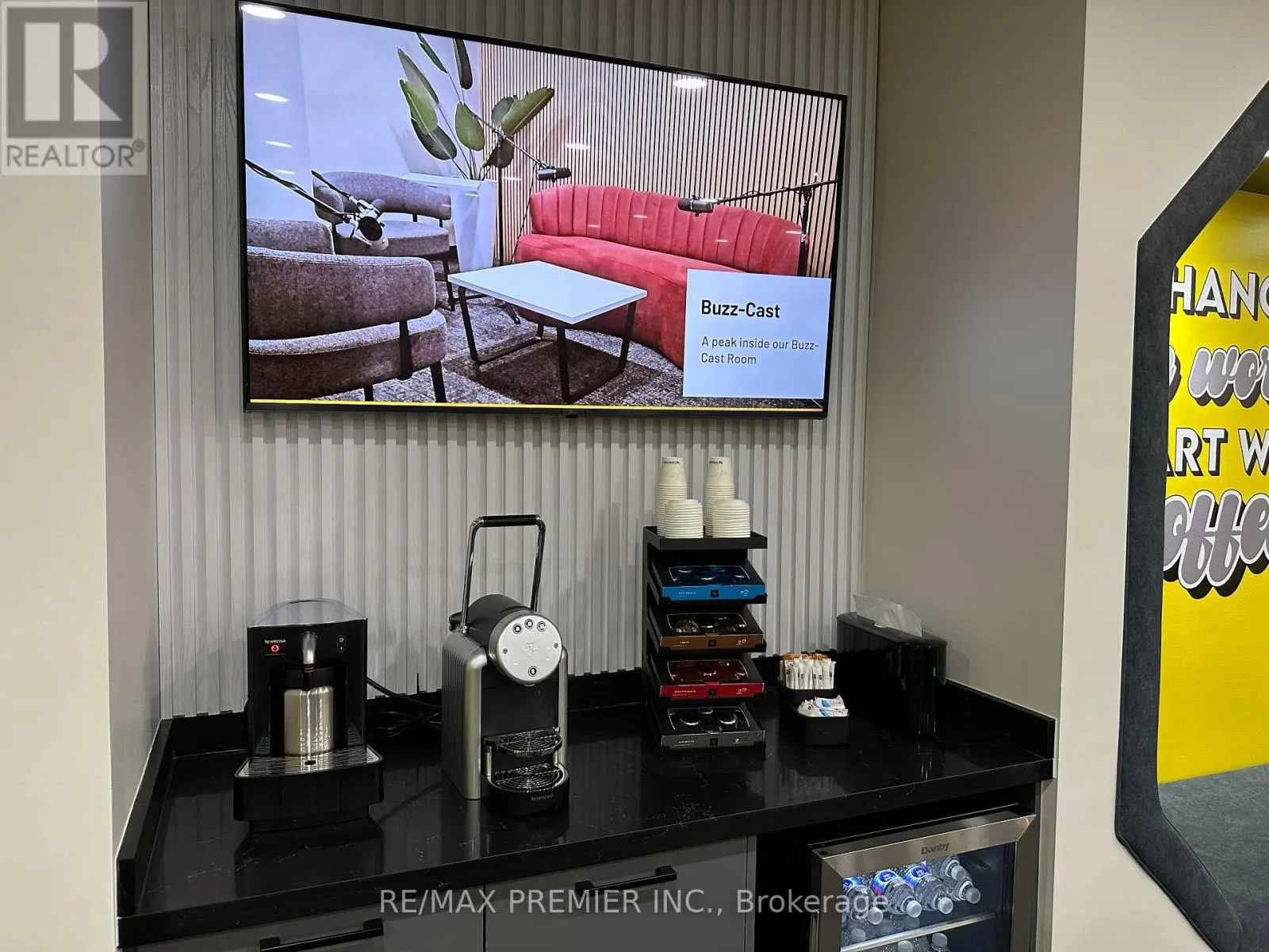 200-31 - 350 BURNHAMTHORPE ROAD W