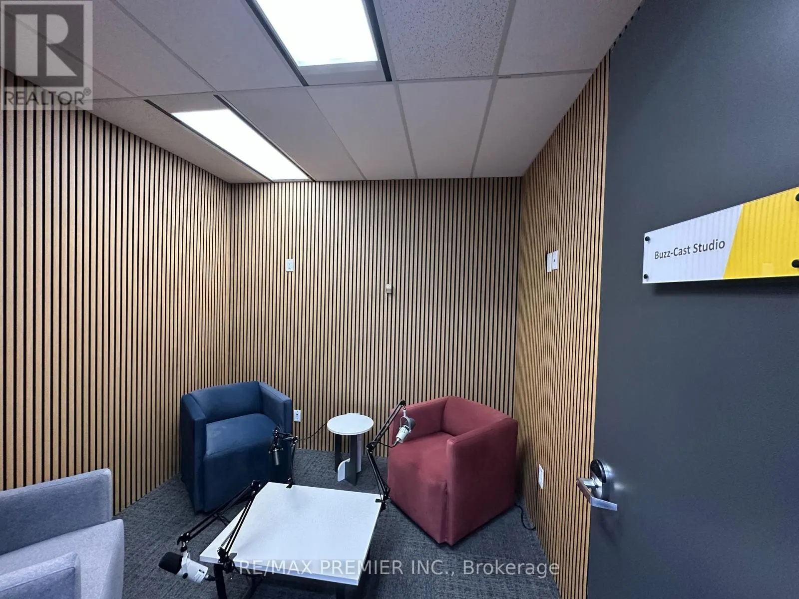 200-31 - 350 BURNHAMTHORPE ROAD W