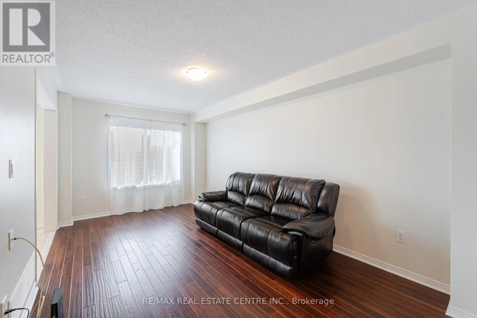 4834 CAPRI CRESCENT