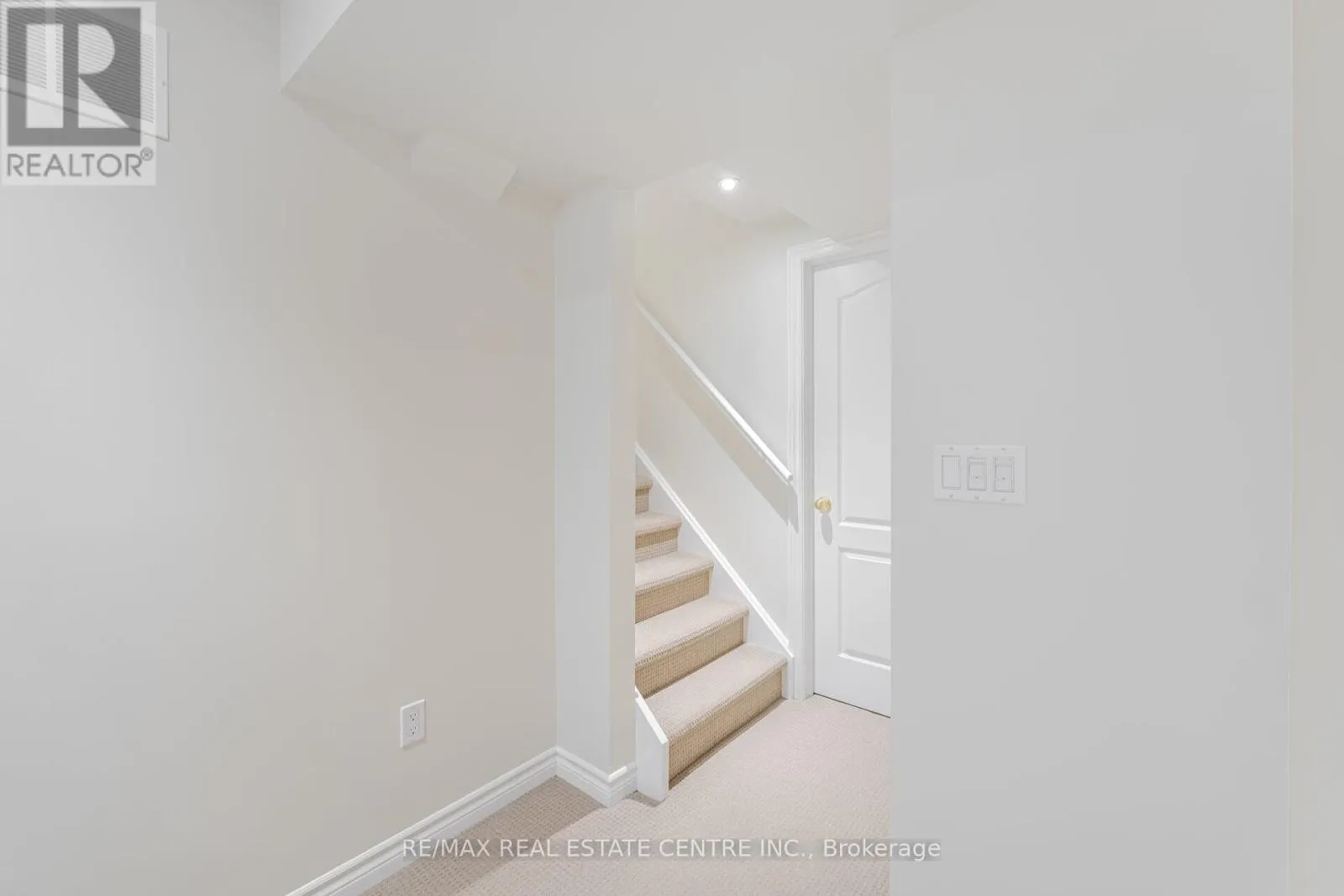 4834 CAPRI CRESCENT
