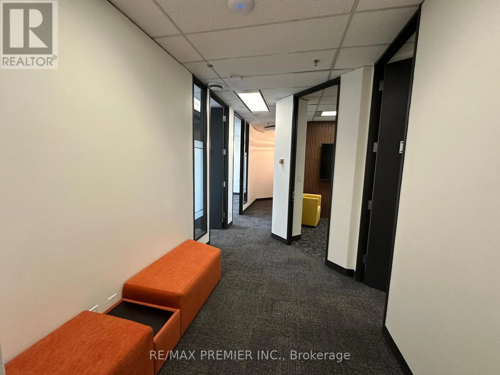 200-33 - 350 BURNHAMTHORPE ROAD W