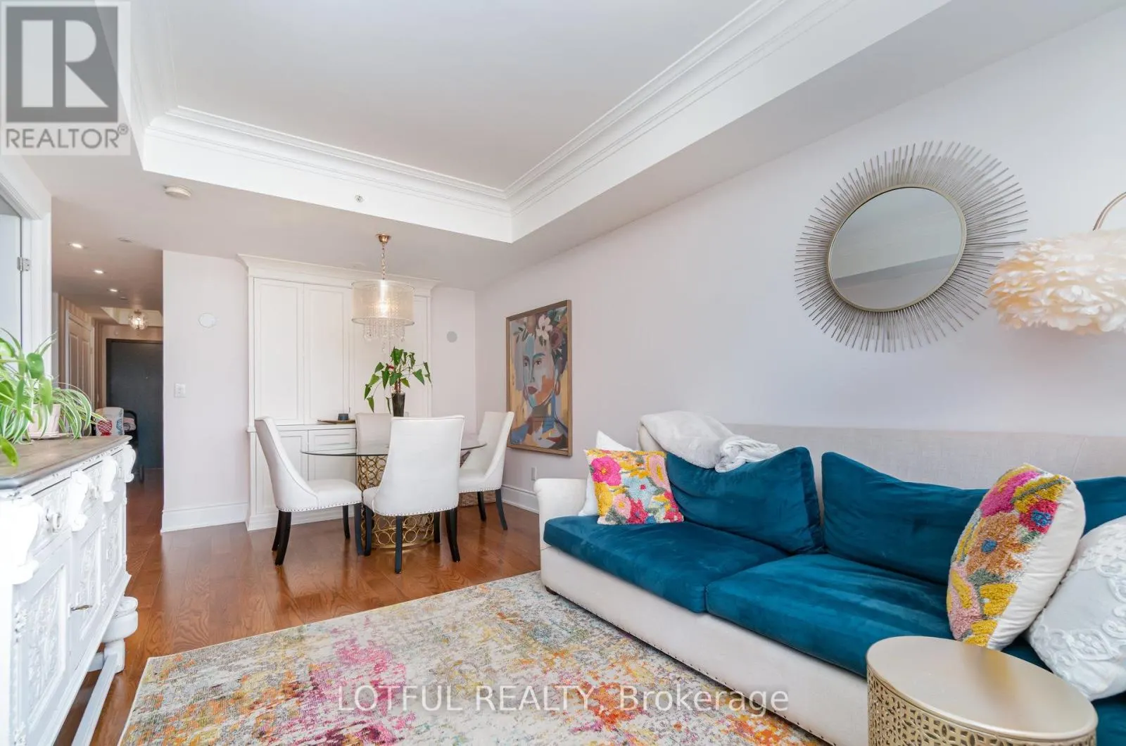 711 - 3500 LAKESHORE ROAD W