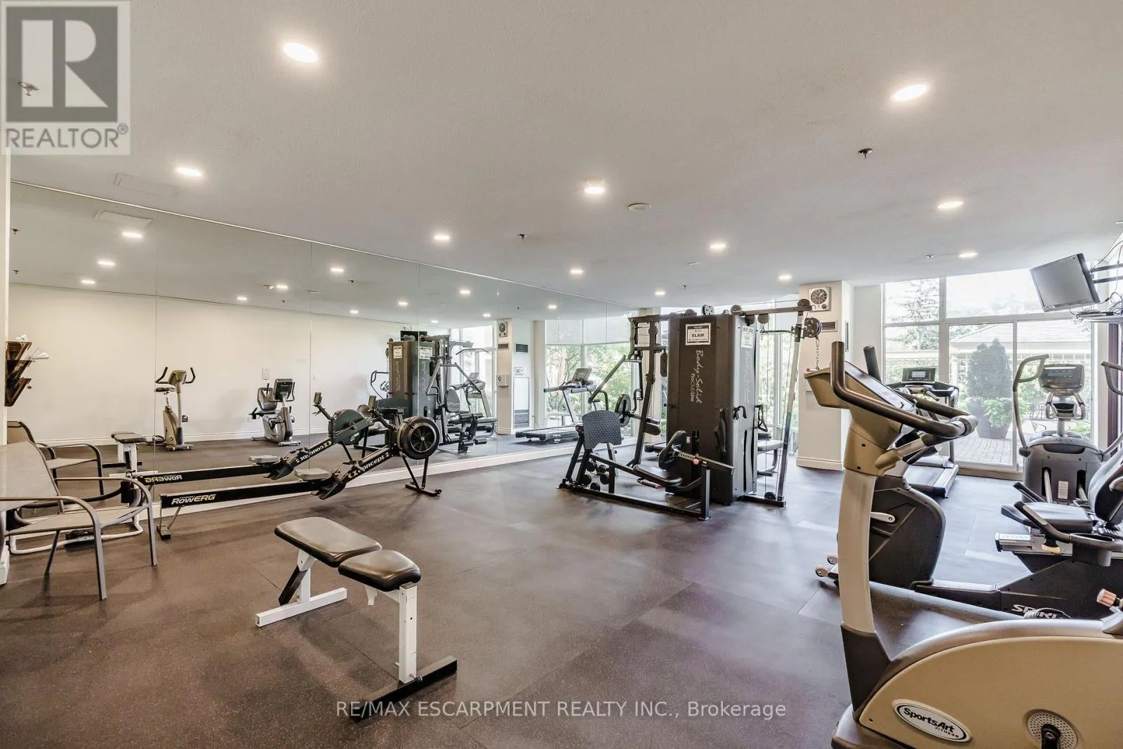 805 - 2511 LAKESHORE ROAD W