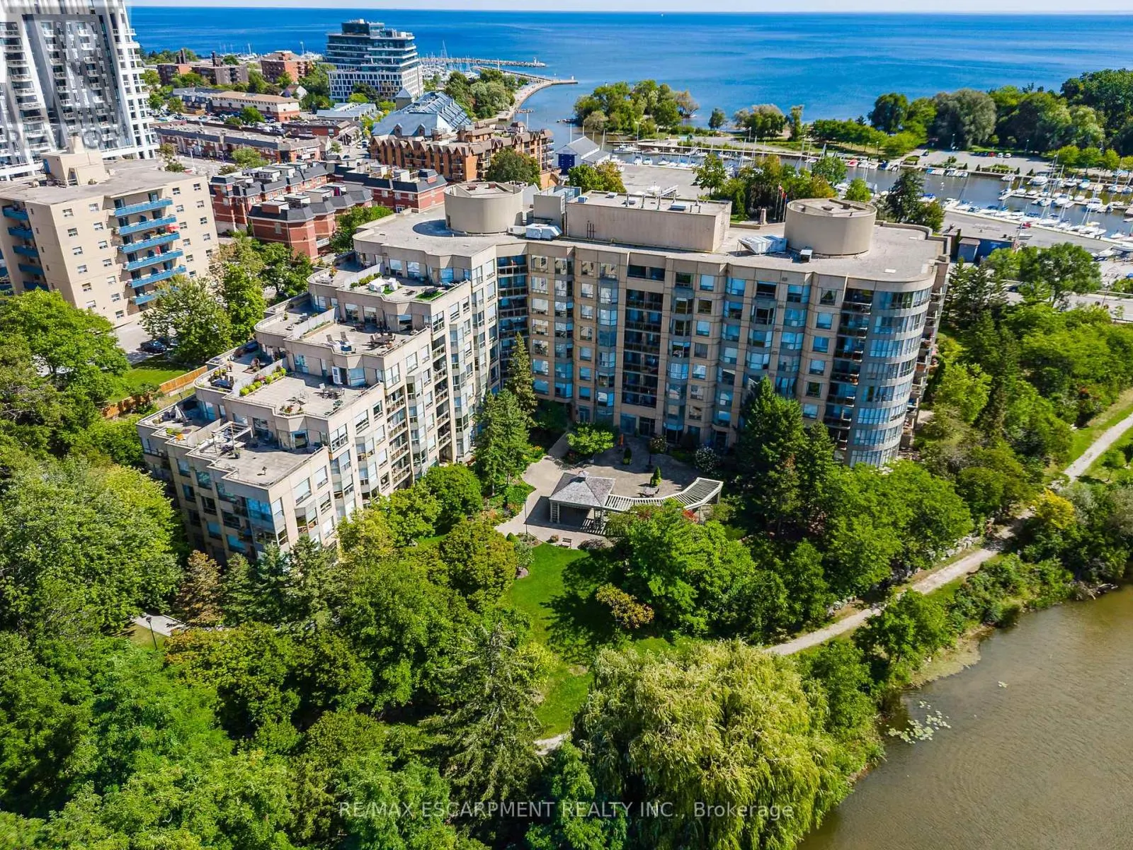 805 - 2511 LAKESHORE ROAD W