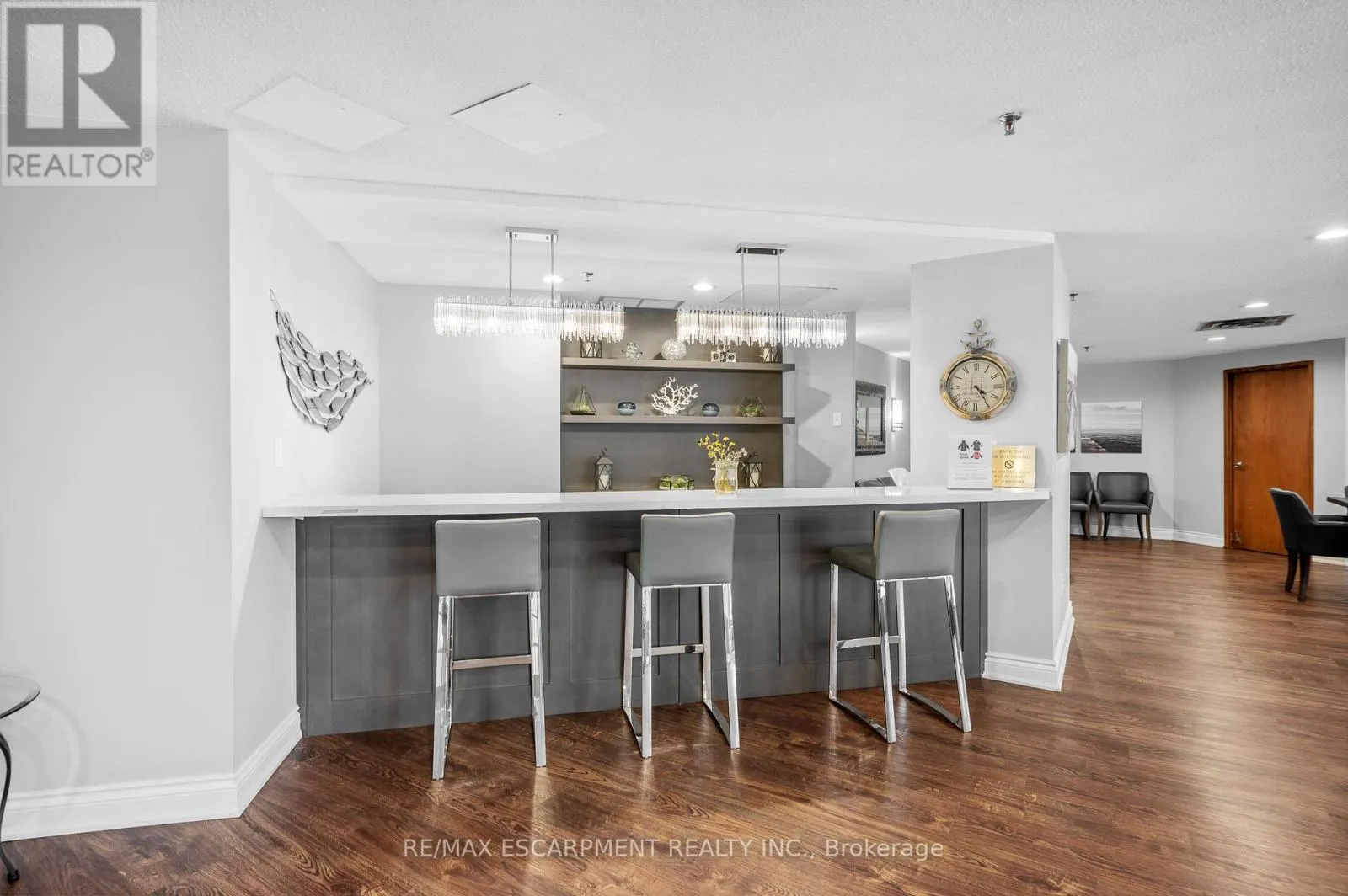 805 - 2511 LAKESHORE ROAD W