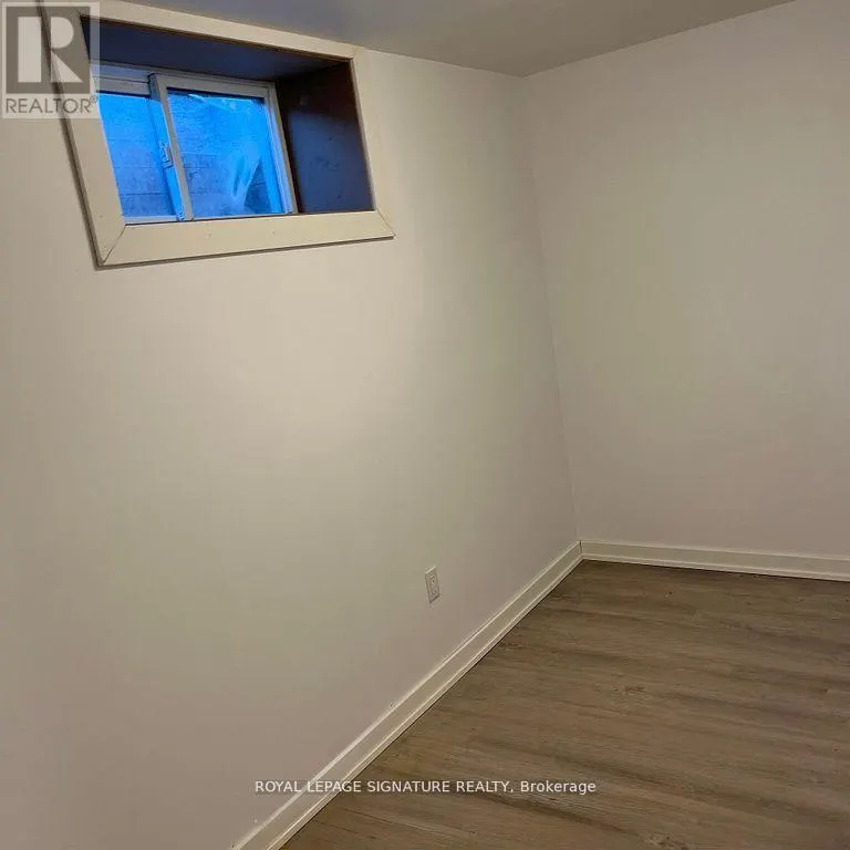LOWER - 38 BURNHAMTHORPE ROAD W