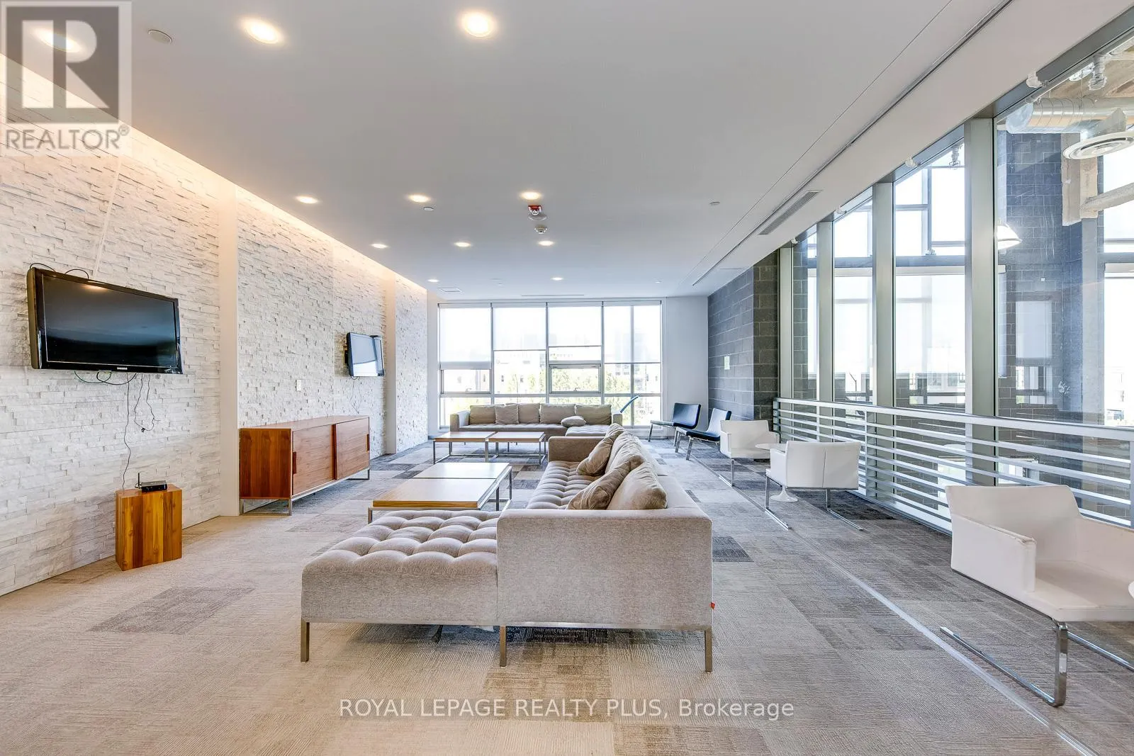 2202 - 365 PRINCE OF WALES DRIVE