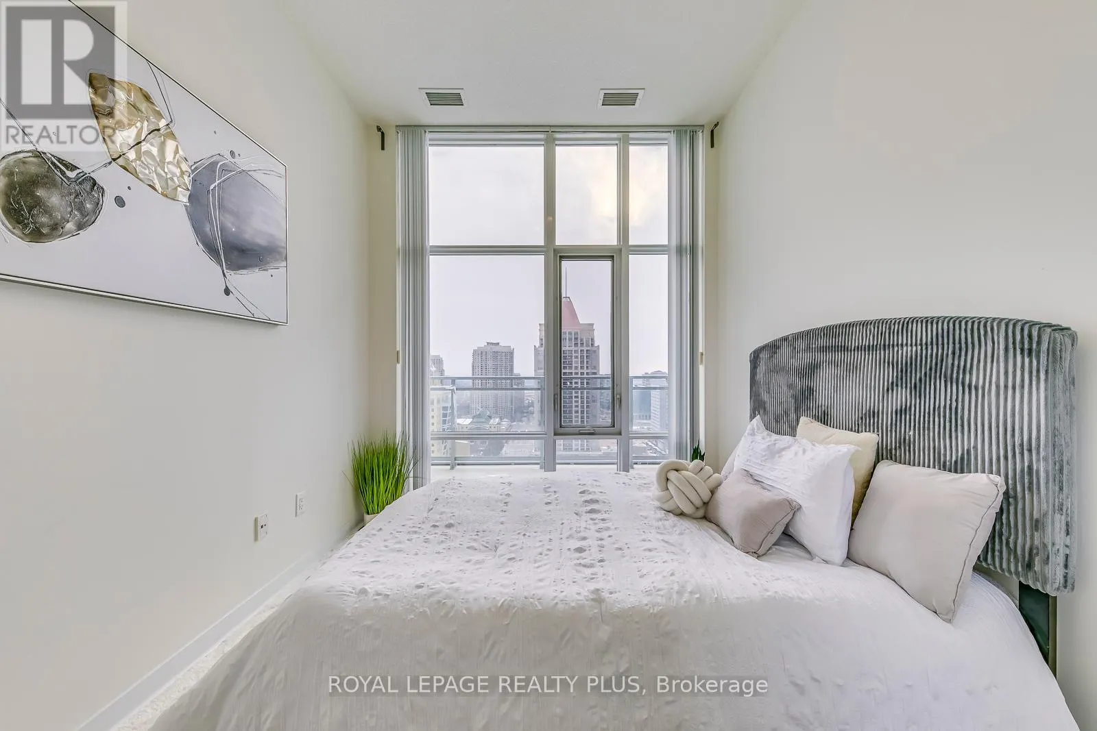 2202 - 365 PRINCE OF WALES DRIVE