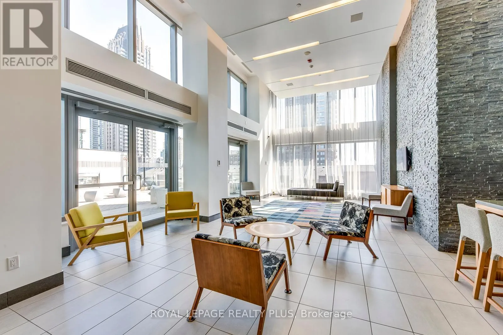 2202 - 365 PRINCE OF WALES DRIVE