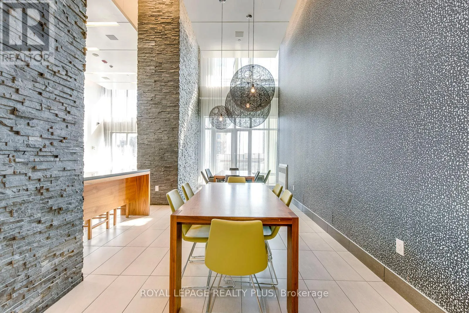 2202 - 365 PRINCE OF WALES DRIVE