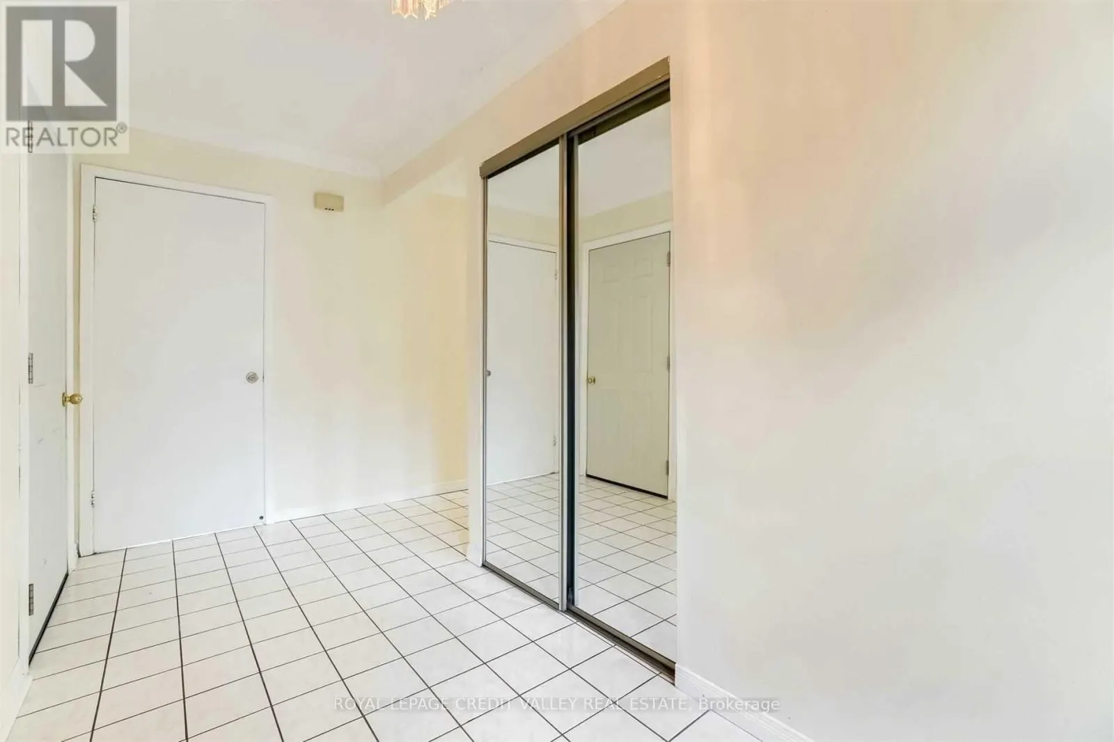 20 GLENFOREST ROAD
