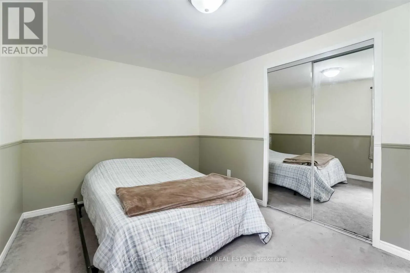 20 GLENFOREST ROAD