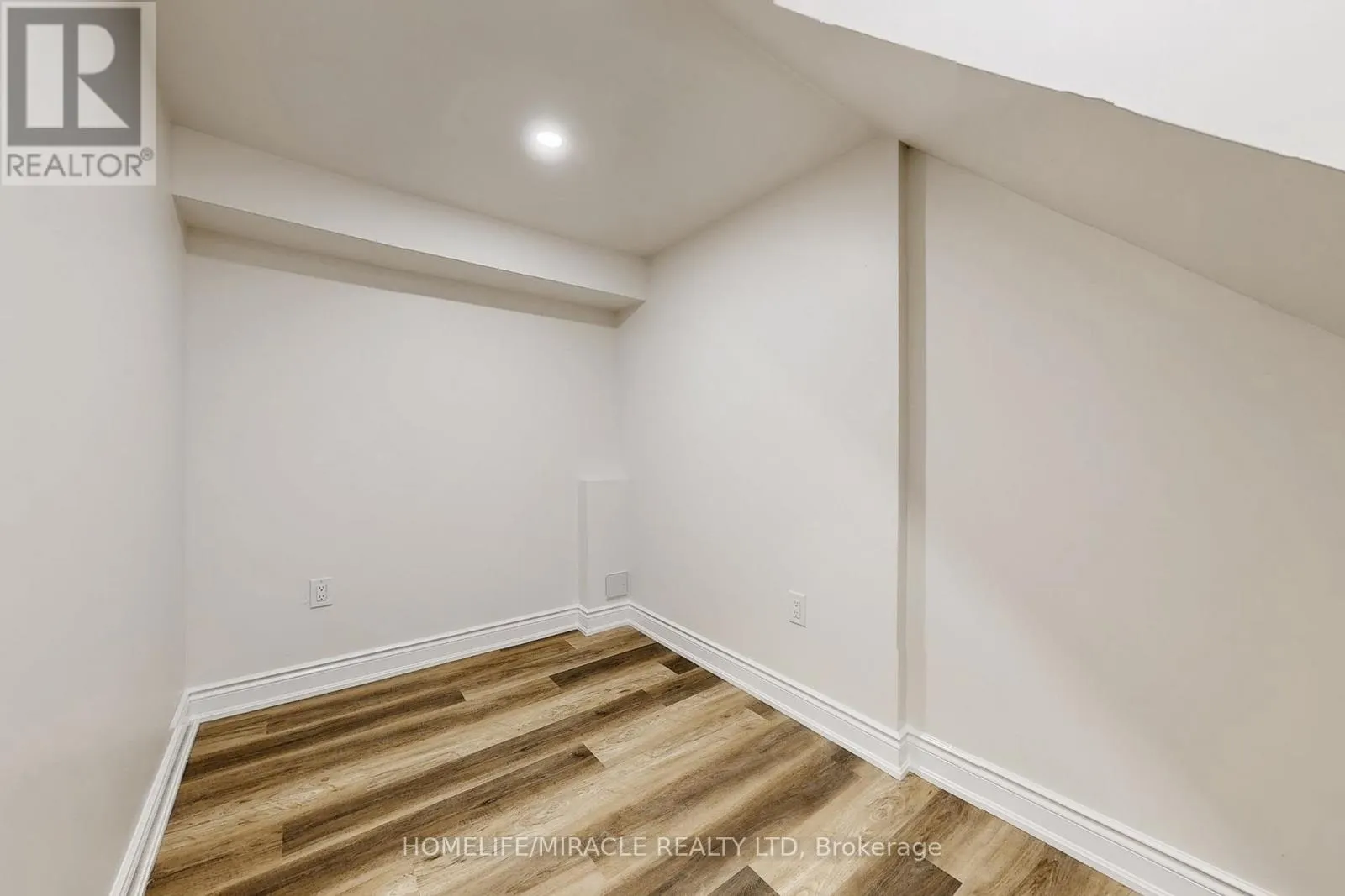 933 WHEWELL (BASEMENT) TRAIL