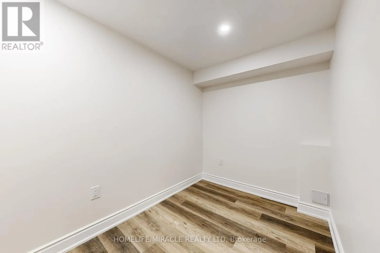 933 WHEWELL (BASEMENT) TRAIL