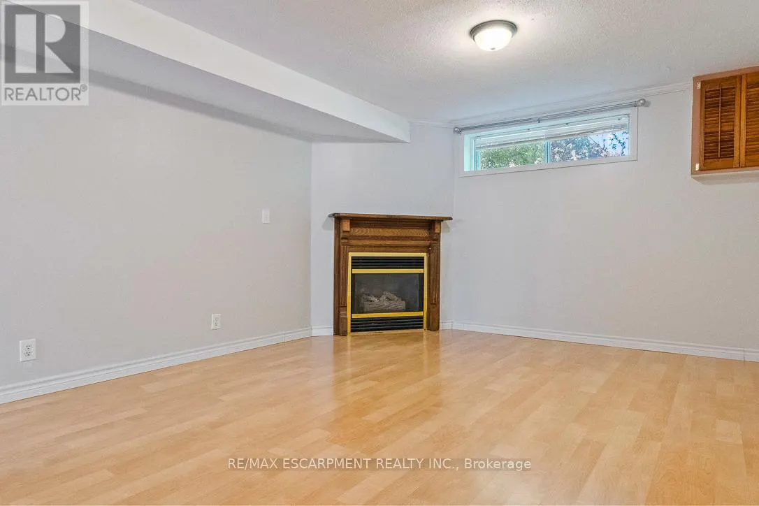 2749 TRUSCOTT DRIVE