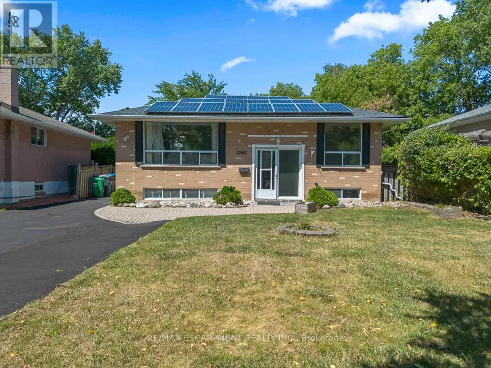 2749 TRUSCOTT DRIVE
