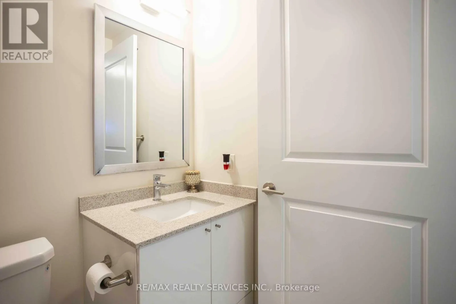 918 - 35 WATERGARDEN DRIVE W
