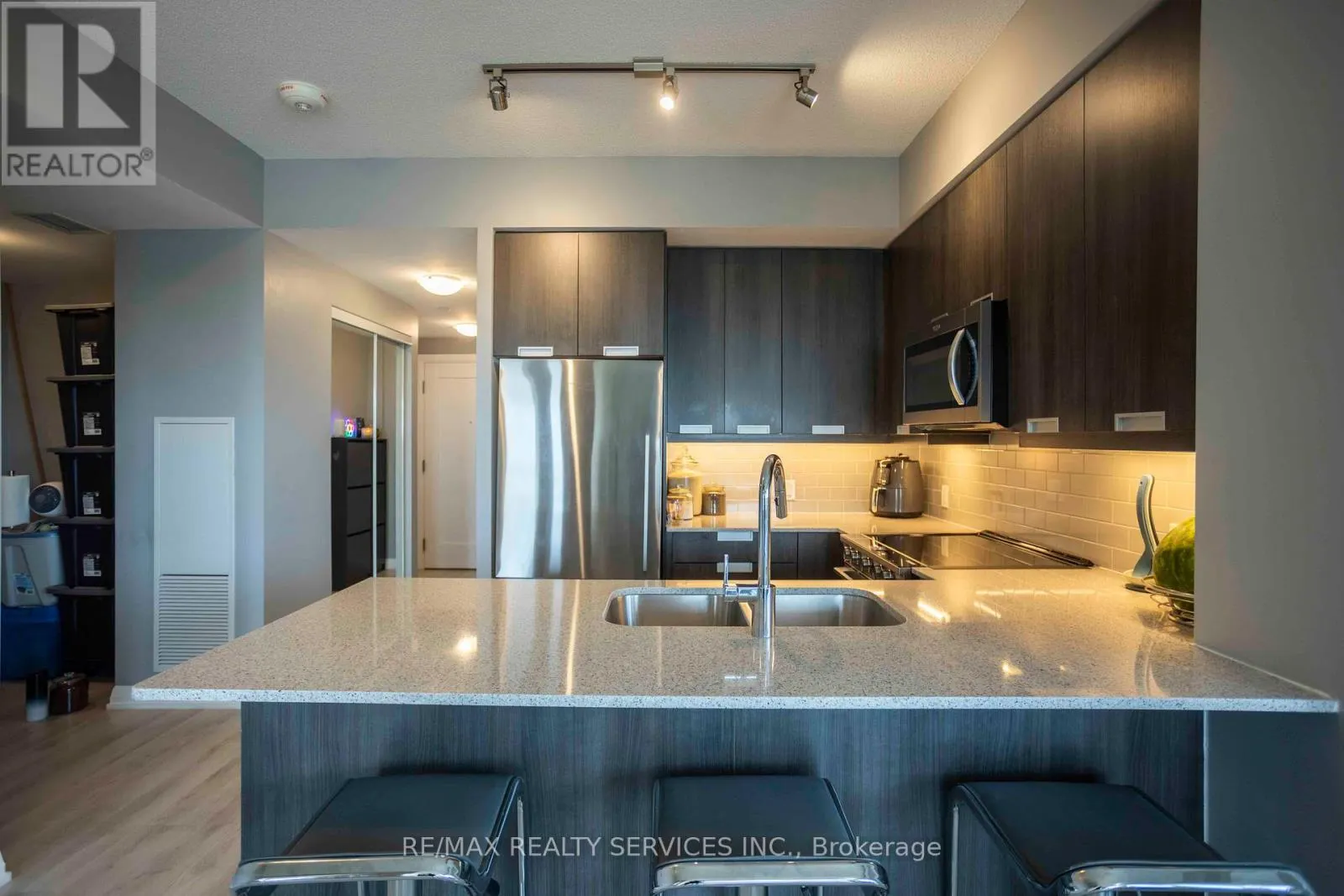 918 - 35 WATERGARDEN DRIVE W