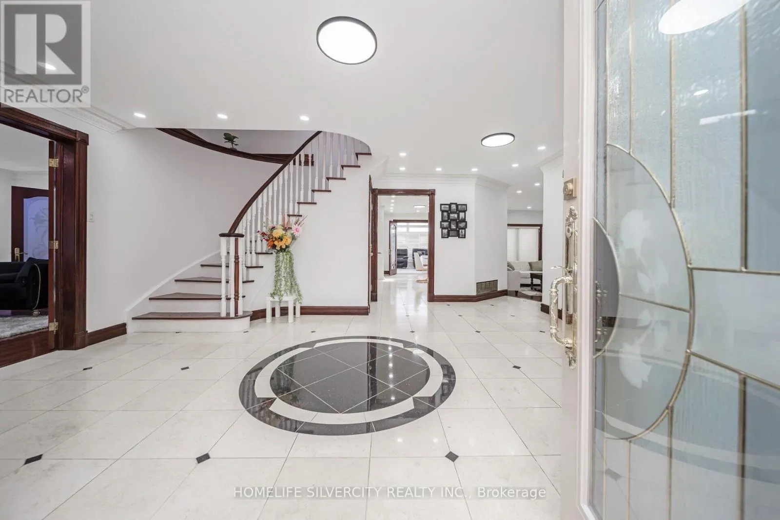14 REMBRANDT CRESCENT