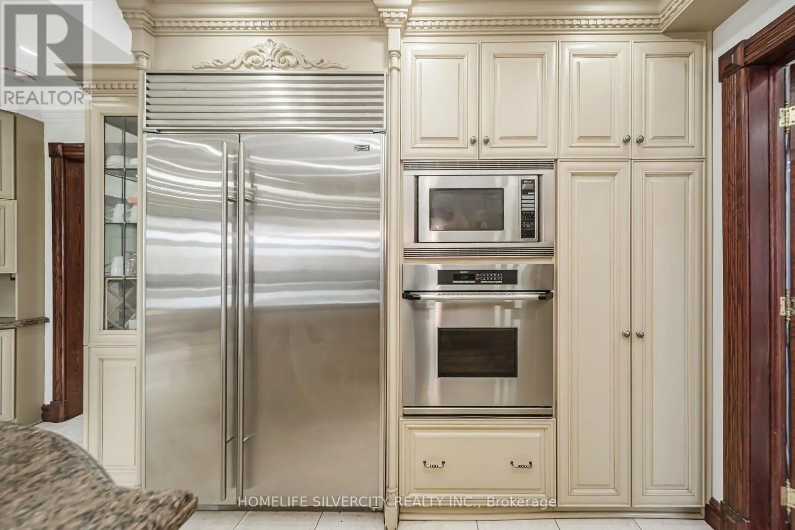 14 REMBRANDT CRESCENT
