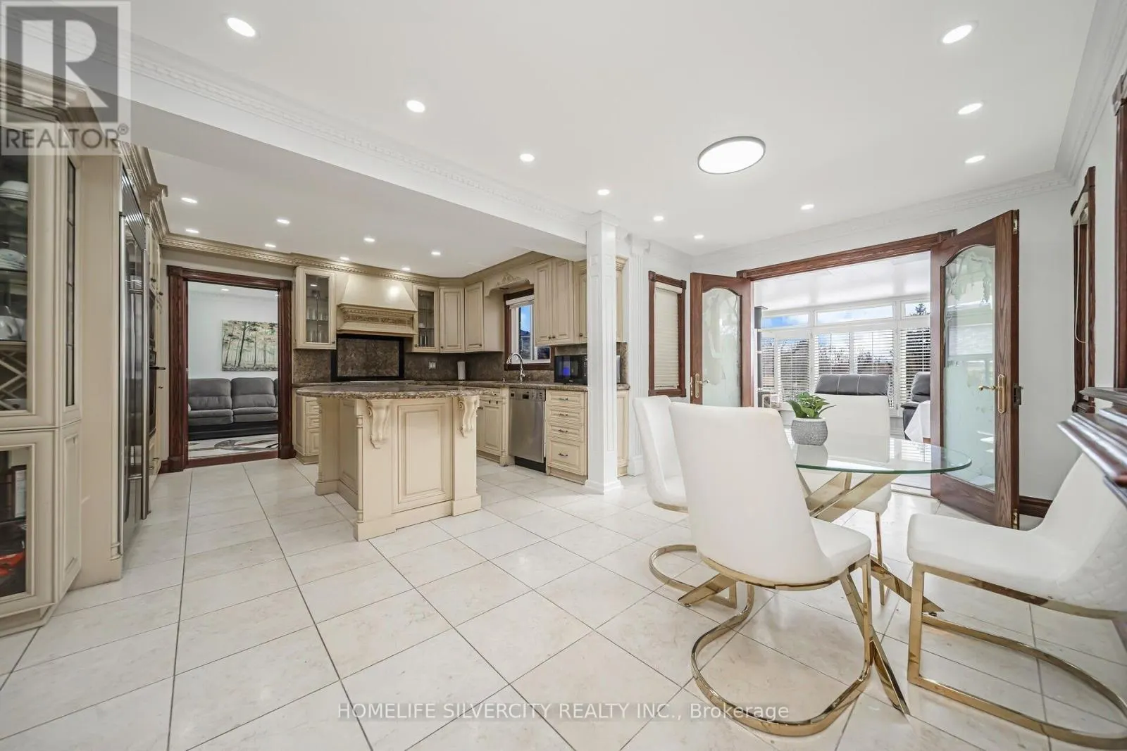 14 REMBRANDT CRESCENT