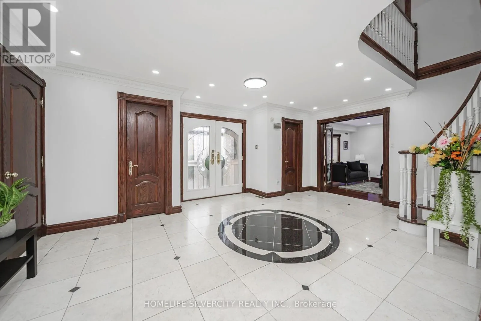 14 REMBRANDT CRESCENT