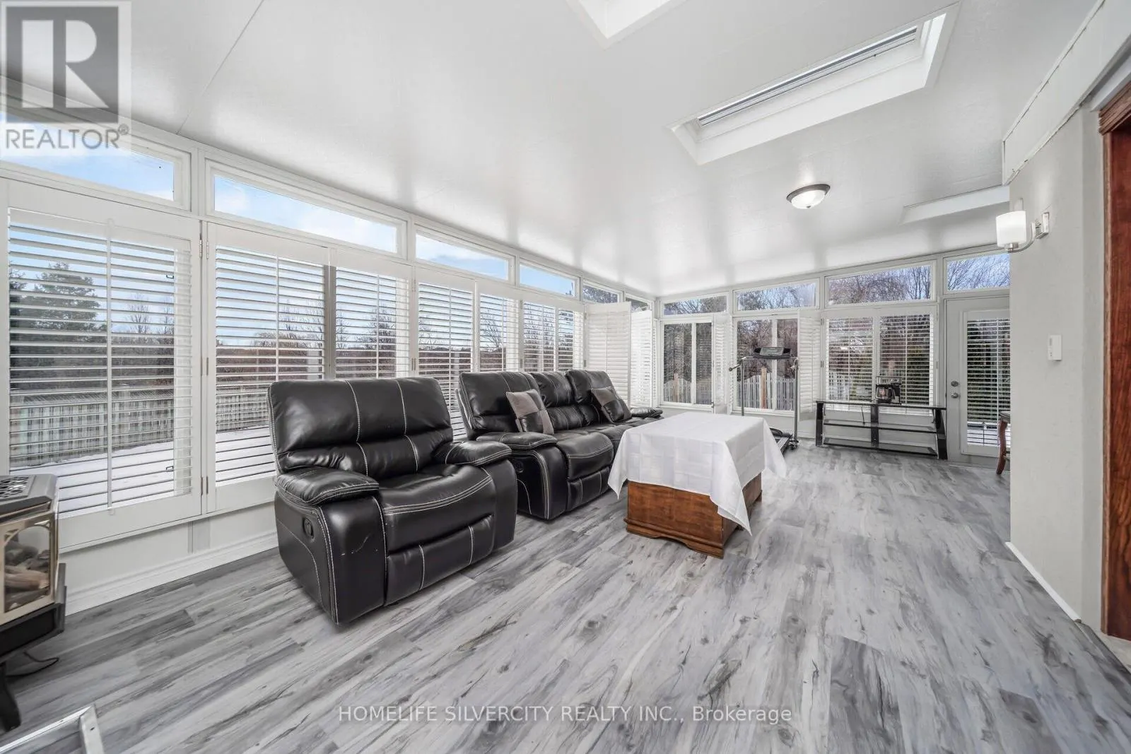 14 REMBRANDT CRESCENT
