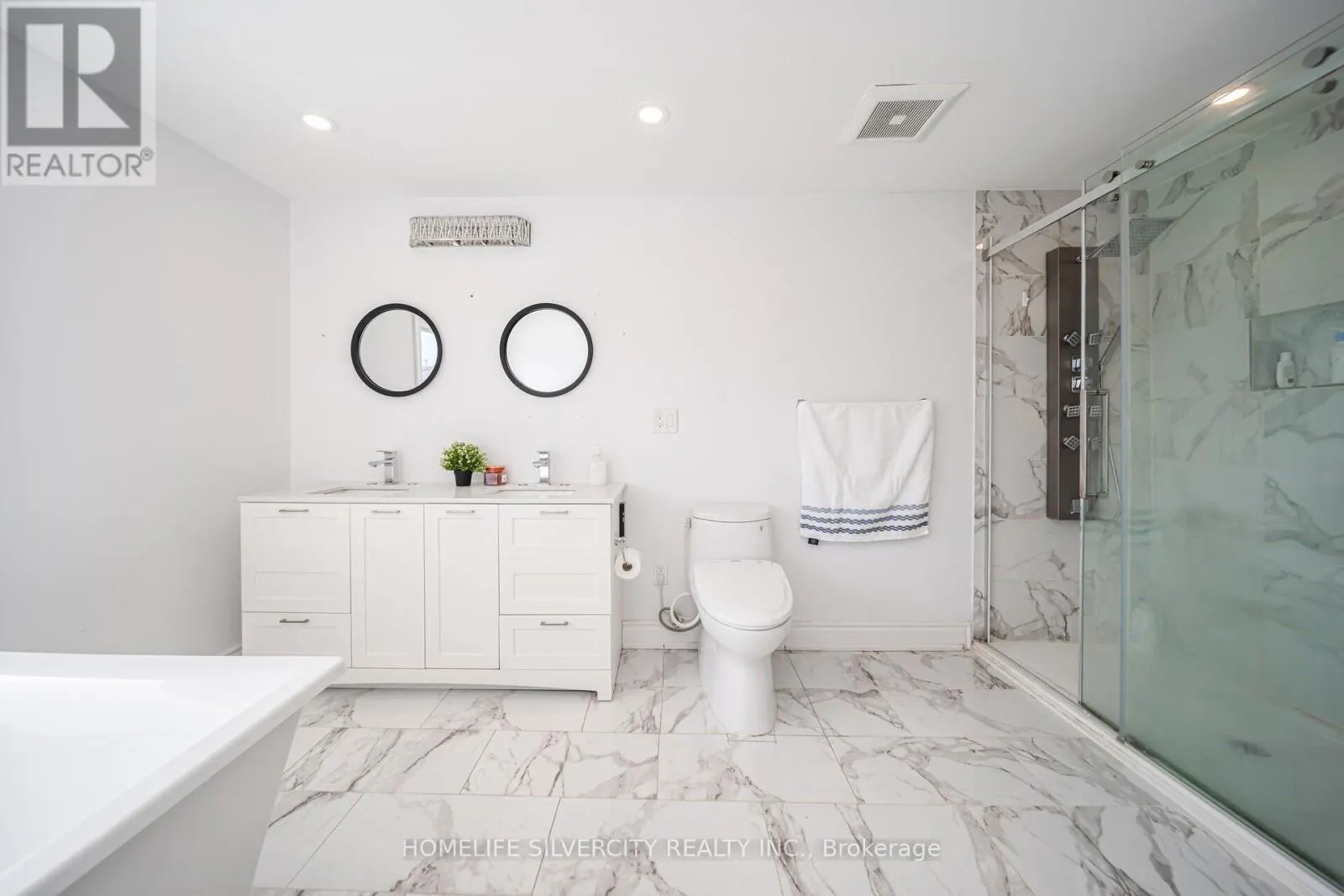 14 REMBRANDT CRESCENT
