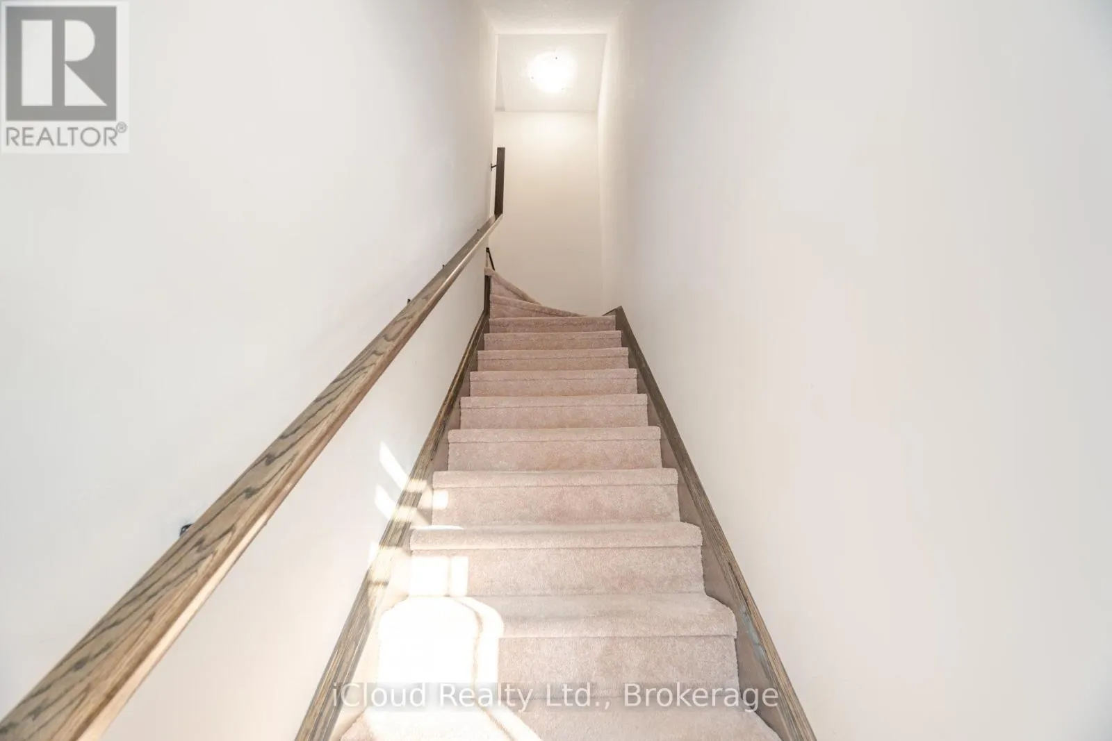 91 - 445 ONTARIO STREET